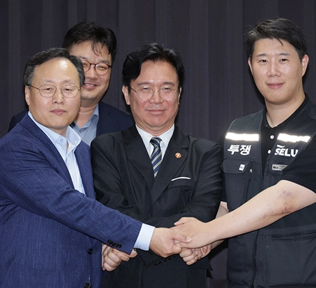 Home 11 Samsung Calls Off 18 Day Strike article featued img Home